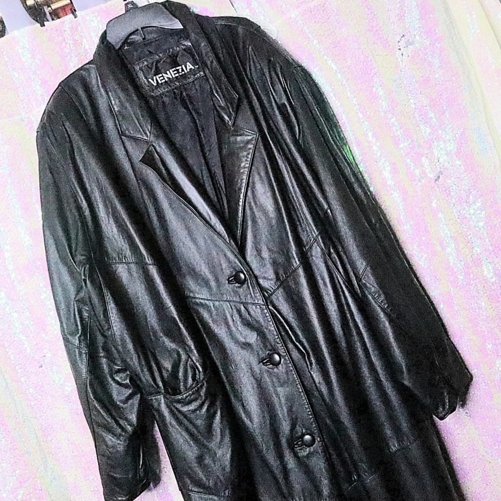 VINTAGE LEATHER TRENCH COAT 22W Venezia Black Halloween Goth Fall Winter Long
